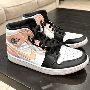 Jordan 1 mid Arctic Orange Black Toe - worn once pristine